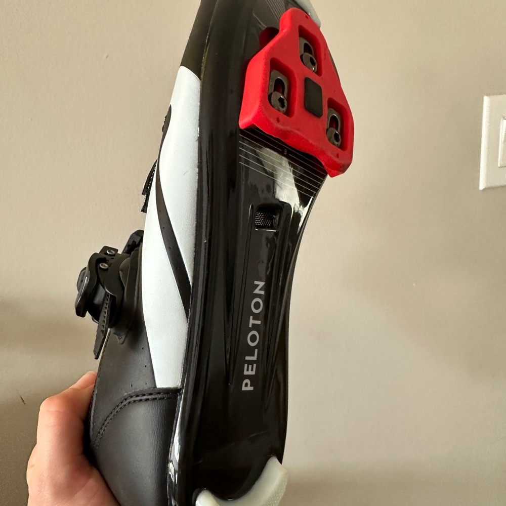 Peloton Men's Black and Red Cycling Shoes - Picture 4 of 6
